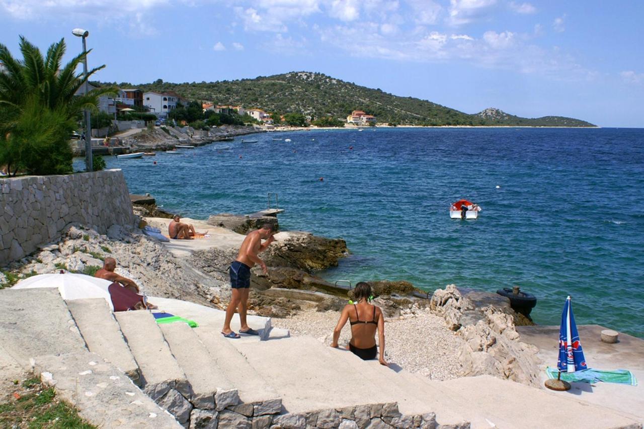 Apartments By The Sea Razanj, Rogoznica - 4253 Buitenkant foto