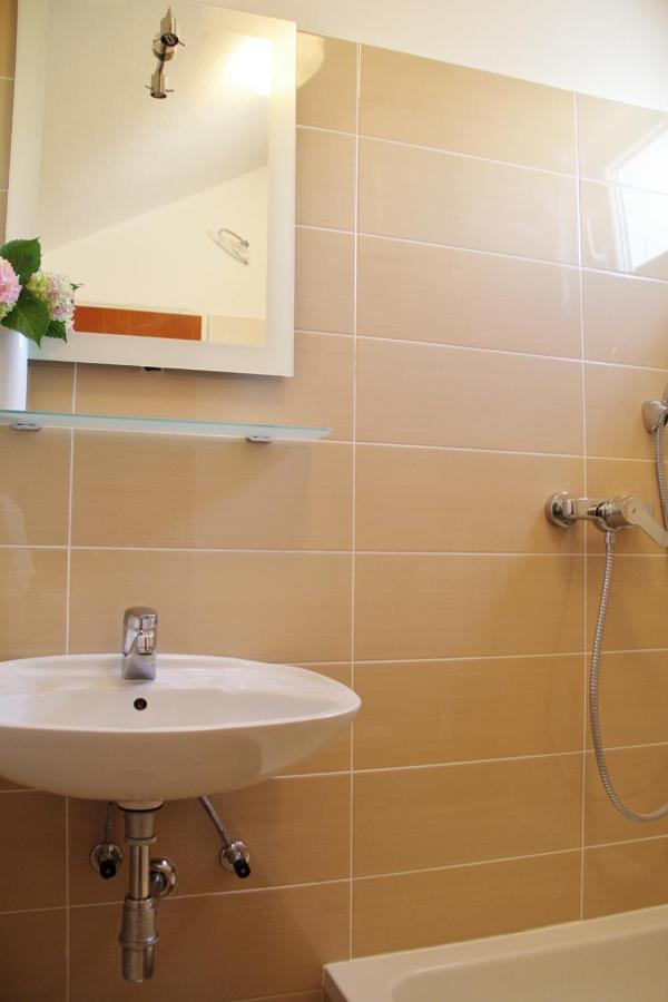 Apartments By The Sea Razanj, Rogoznica - 4253 Buitenkant foto